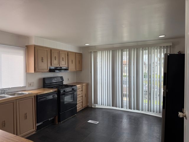 605 Tanglewood Road, Matteson, IL 60443