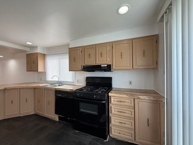 605 Tanglewood Road, Matteson, IL 60443