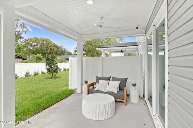 6059 CROSSROADS STATION Drive, Jacksonville, FL 32205