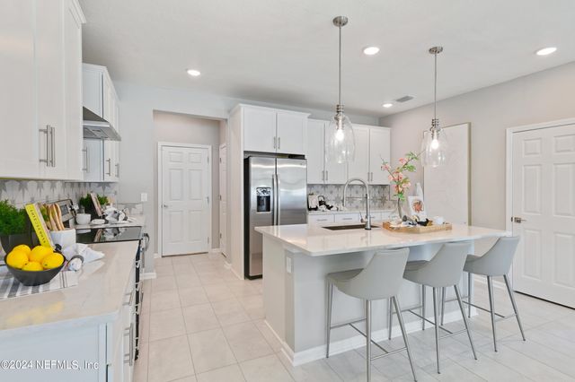6059 CROSSROADS STATION Drive, Jacksonville, FL 32205