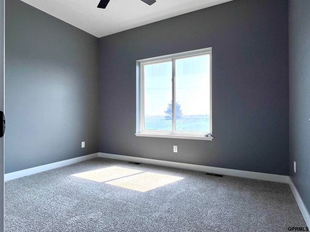 290 N 19th Street, Geneva, NE 68361