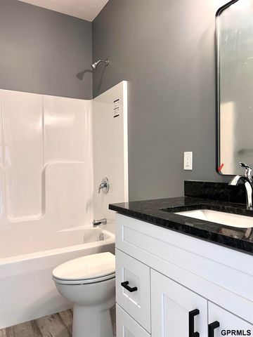 290 N 19th Street, Geneva, NE 68361