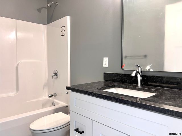 290 N 19th Street, Geneva, NE 68361