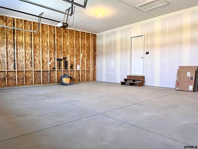 290 N 19th Street, Geneva, NE 68361