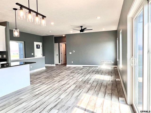 290 N 19th Street, Geneva, NE 68361