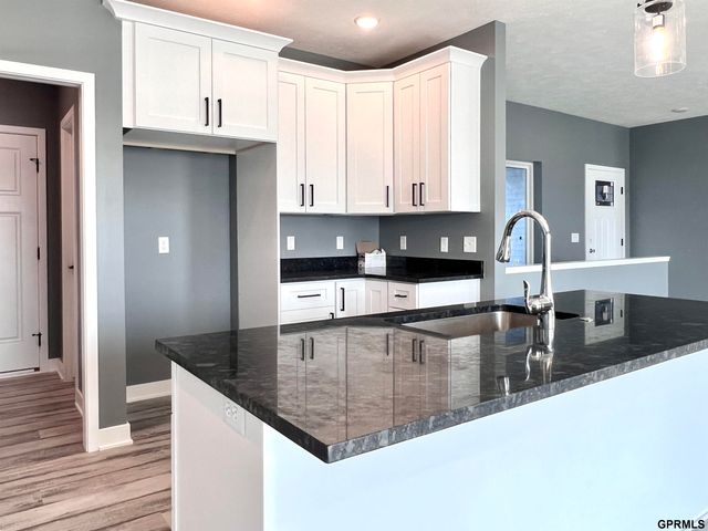 290 N 19th Street, Geneva, NE 68361