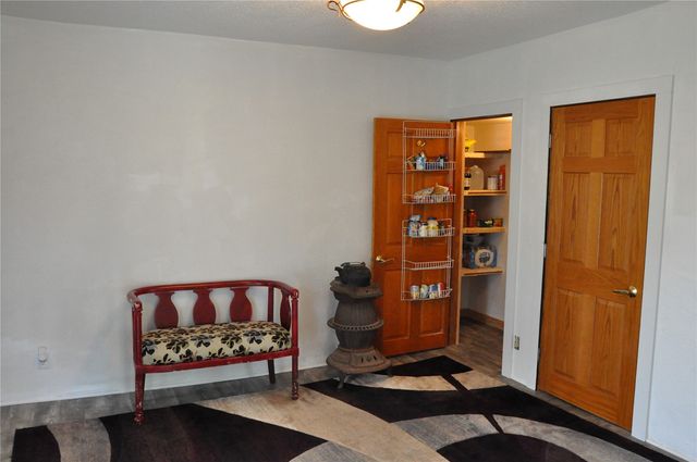 1402 11th Avenue, Belle Plaine, IA 52208