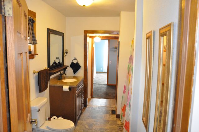 1402 11th Avenue, Belle Plaine, IA 52208