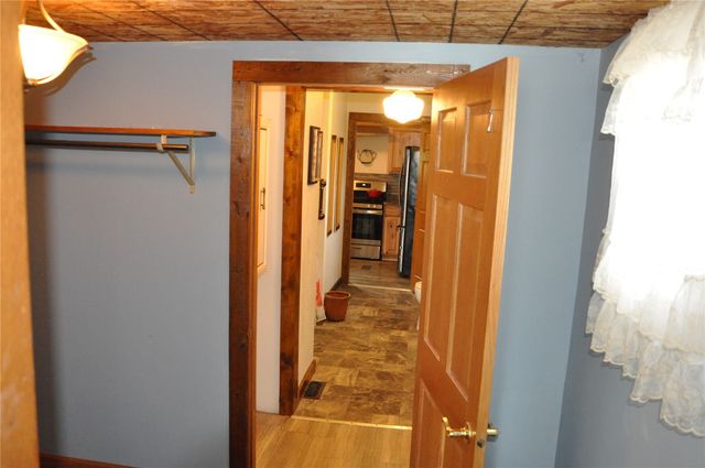 1402 11th Avenue, Belle Plaine, IA 52208
