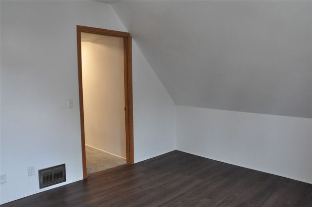 1402 11th Avenue, Belle Plaine, IA 52208
