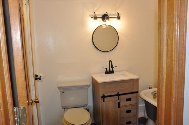 1402 11th Avenue, Belle Plaine, IA 52208
