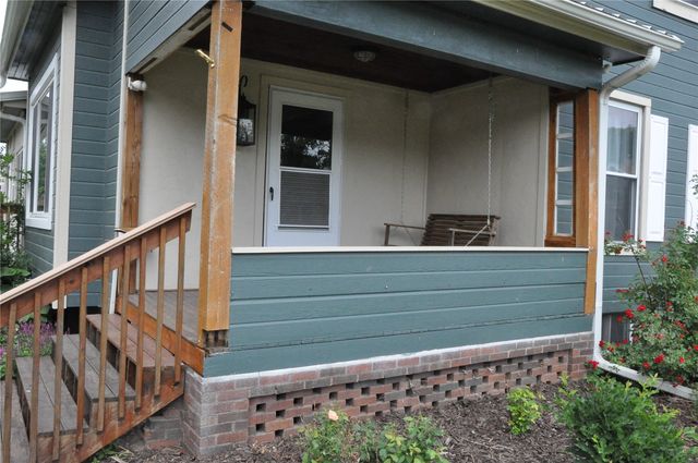 1402 11th Avenue, Belle Plaine, IA 52208