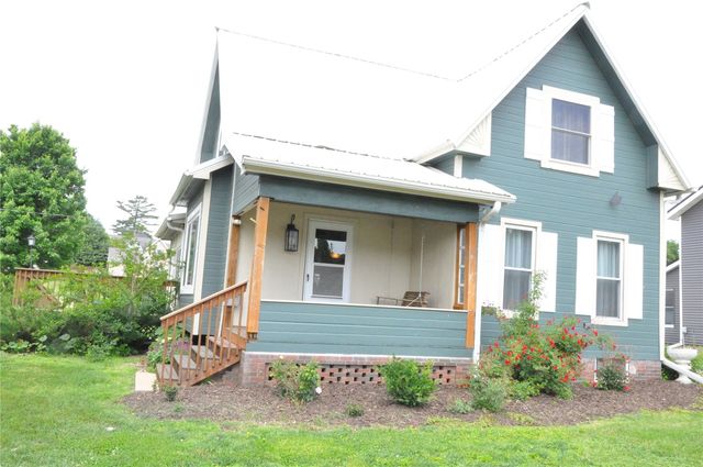 1402 11th Avenue, Belle Plaine, IA 52208