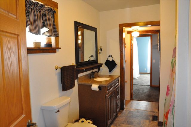 1402 11th Avenue, Belle Plaine, IA 52208