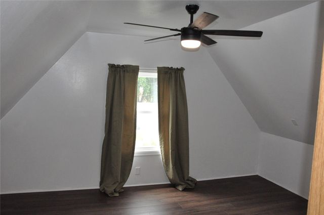 1402 11th Avenue, Belle Plaine, IA 52208