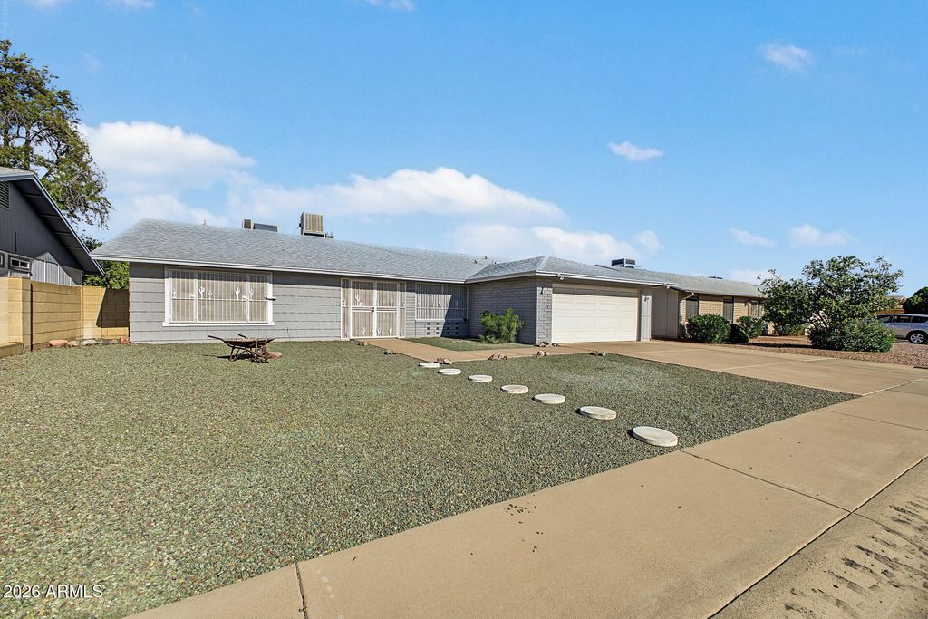 11429 S PAWNEE Circle, Phoenix, AZ 85044 — photo 2