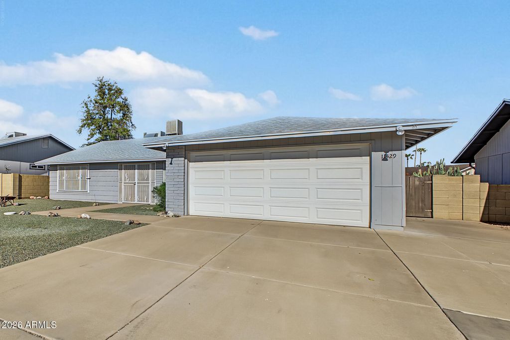 11429 S PAWNEE Circle, Phoenix, AZ 85044 — photo 4