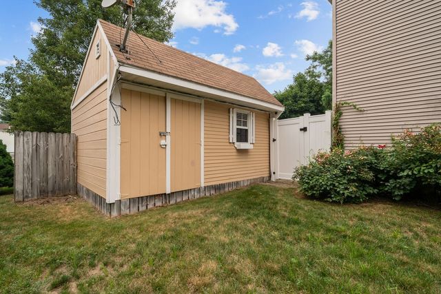 19 Desmar Court, Warwick, RI 02889