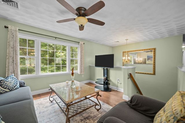 19 Desmar Court, Warwick, RI 02889