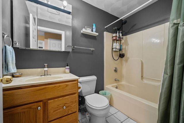 19 Desmar Court, Warwick, RI 02889