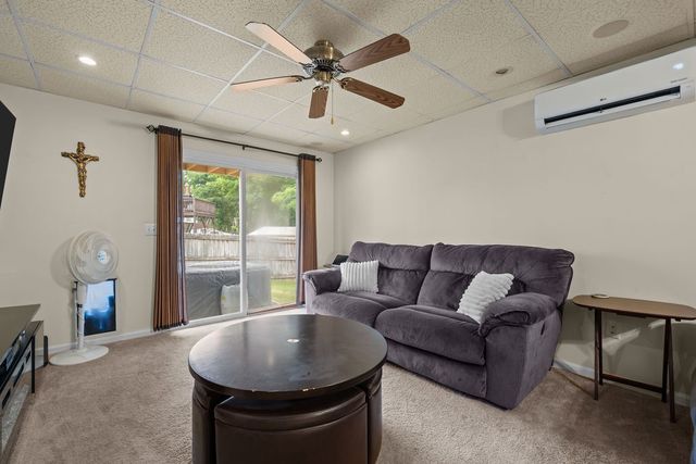 19 Desmar Court, Warwick, RI 02889