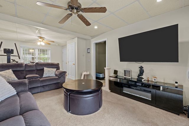19 Desmar Court, Warwick, RI 02889