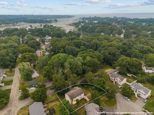 19 Desmar Court, Warwick, RI 02889