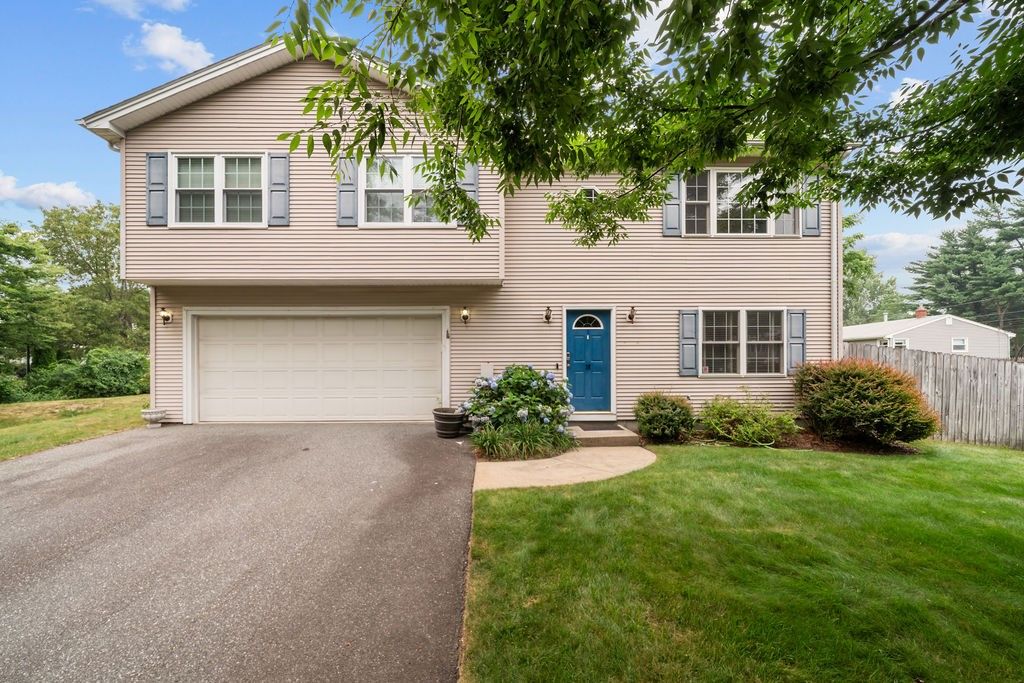 19 Desmar Court, Warwick, RI 02889