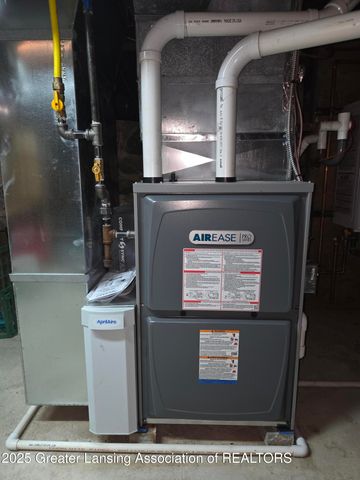 247 E 1st Street, Ovid, MI 48866