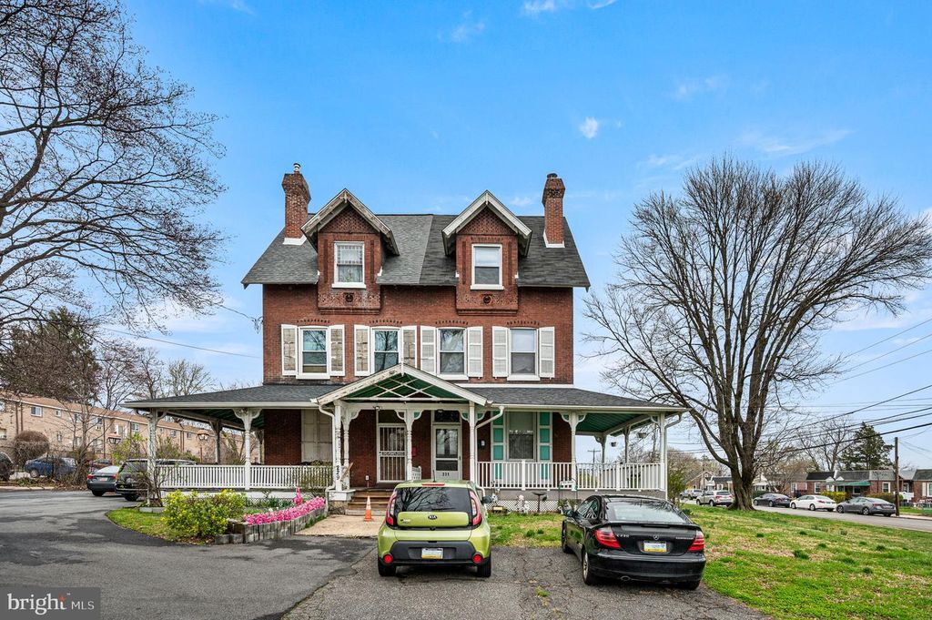 231 S OAK AVE, Clifton Heights, PA 19018