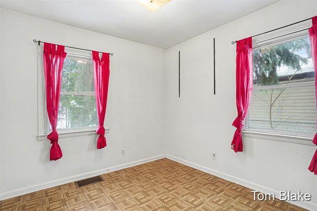 1736 Montague Avenue, Muskegon, MI 49441