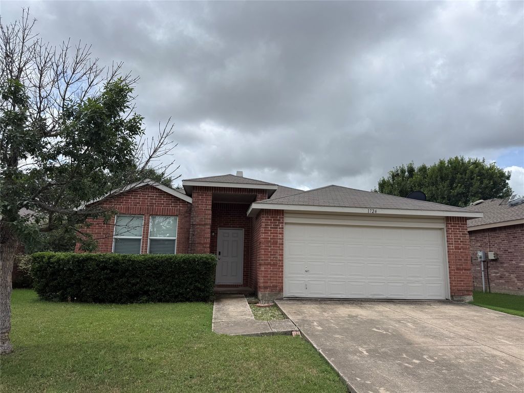 1724 Arbuckle Drive, Fort Worth, TX 76247