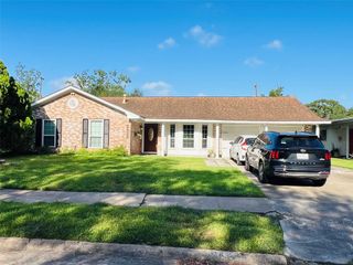 8834 Mcavoy Drive, Houston, TX 77074