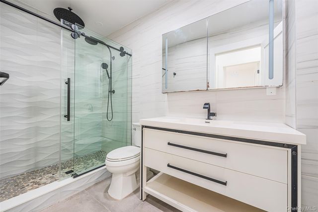 1822 Astoria Park S, Astoria, NY 11102