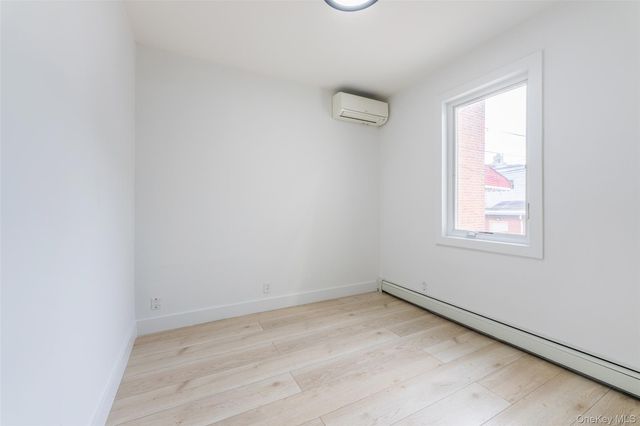 1822 Astoria Park S, Astoria, NY 11102