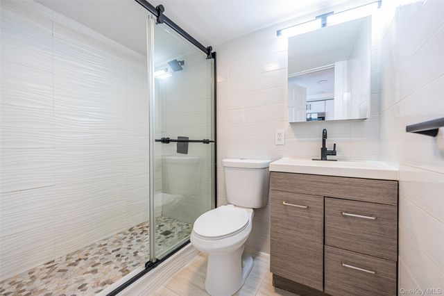 1822 Astoria Park S, Astoria, NY 11102