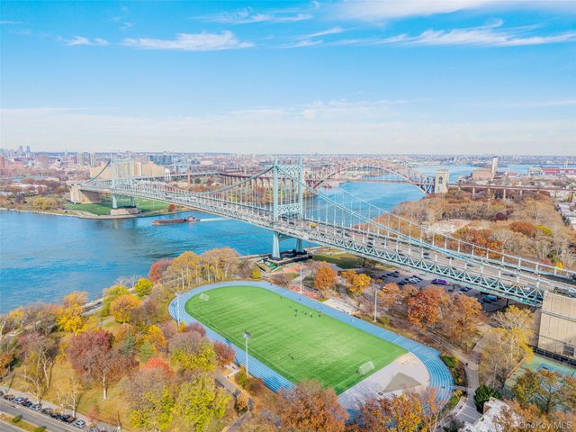 1822 Astoria Park S, Astoria, NY 11102