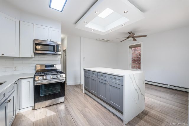 1822 Astoria Park S, Astoria, NY 11102