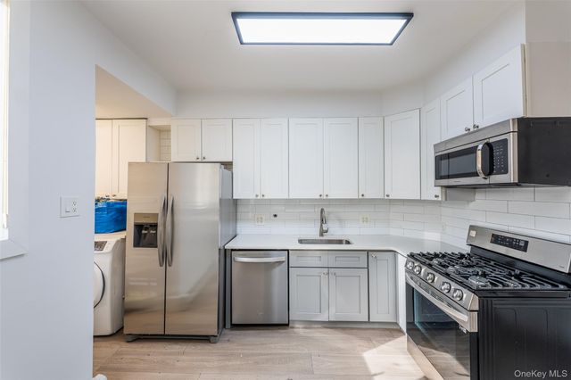 1822 Astoria Park S, Astoria, NY 11102