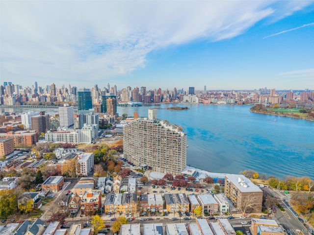 1822 Astoria Park S, Astoria, NY 11102