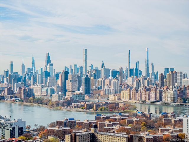 1822 Astoria Park S, Astoria, NY 11102