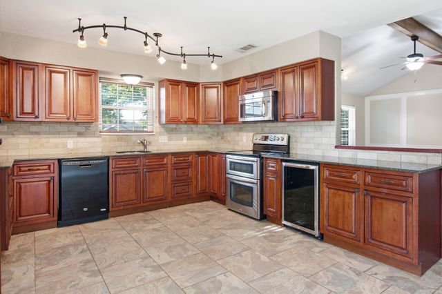 2502 Cranberry Lane, Euless, TX 76039