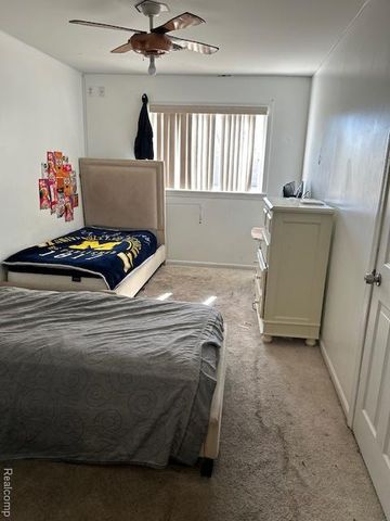 30040 Schoenherr Road, Warren, MI 48088