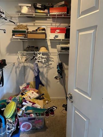 30040 Schoenherr Road, Warren, MI 48088