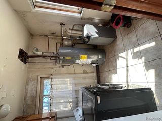 30040 Schoenherr Road, Warren, MI 48088