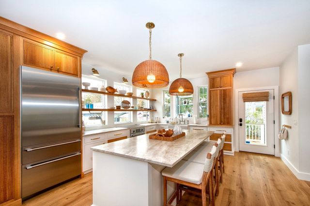 6 Touraine Ave, Hull, MA 02045
