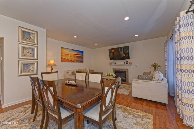 1 Haywood Lane, North Greenbush, NY 12144