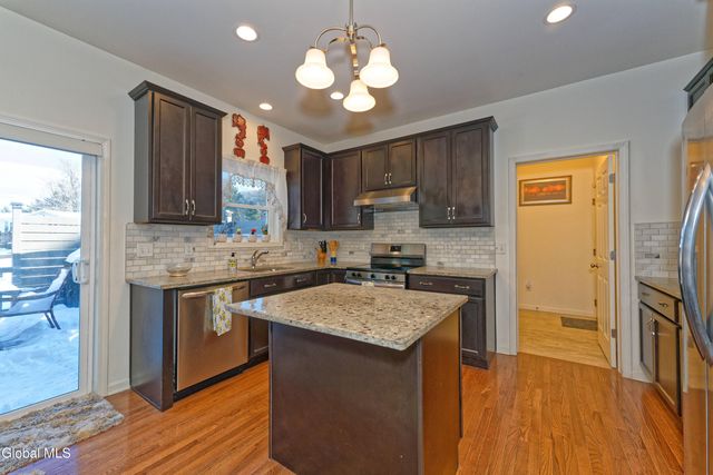 1 Haywood Lane, North Greenbush, NY 12144