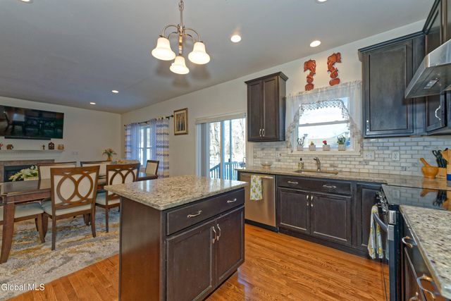 1 Haywood Lane, North Greenbush, NY 12144