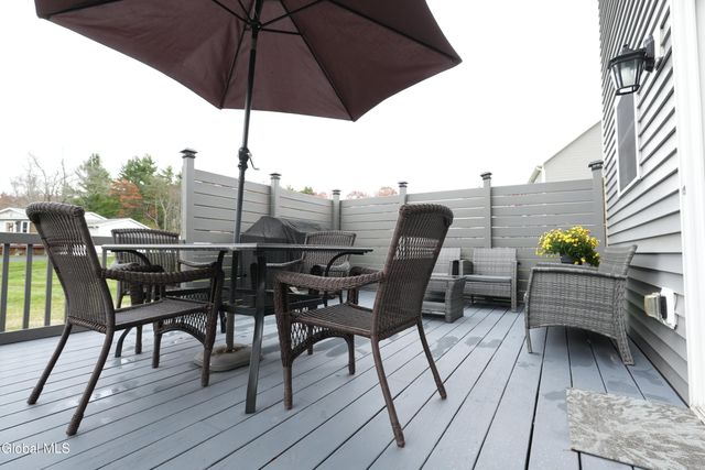 1 Haywood Lane, North Greenbush, NY 12144